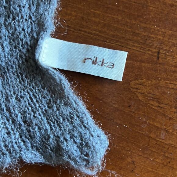 Rikka Gray Acrylic Lightweight Delicate Knit Scarf Soft Cozy - Picture 5 of 6